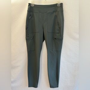 Athleta Headlands Hybrid Cargo II Green Tights Pants Size: 8